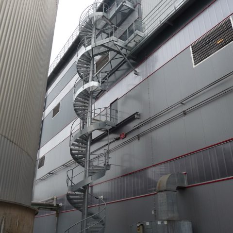 Escalier de secours hélicoïdal – industrie chimique